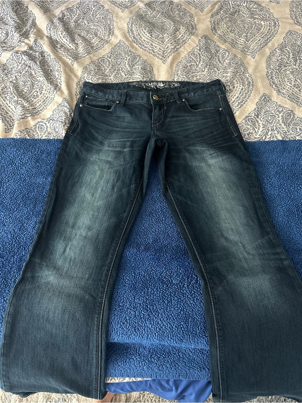 Dark Wash Women Jeans - Classic bootcut Leg